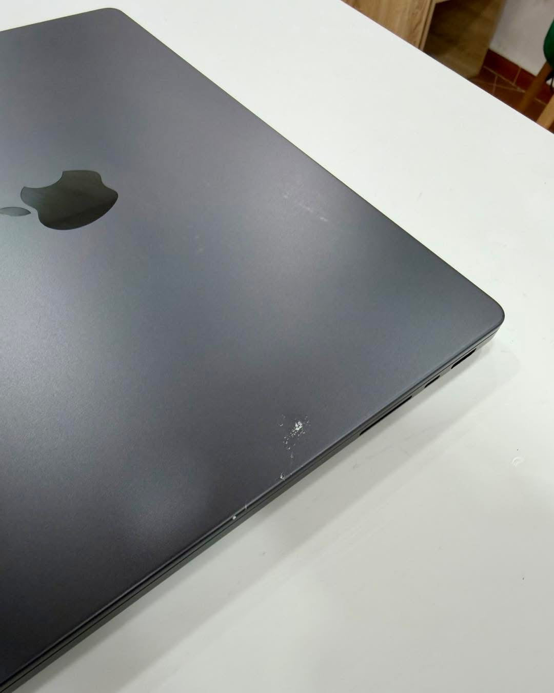 MacBook Pro M3 Pro 2023 14โโ MDM 18/1T