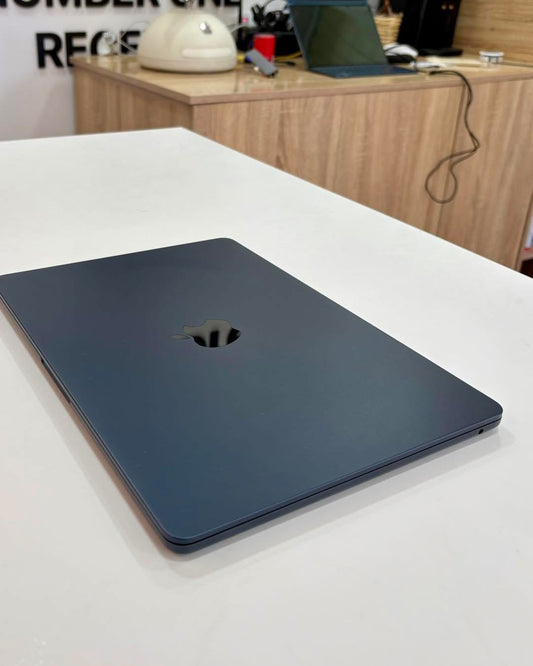 MacBook Air 2025 M4 13.6” 32/2tb