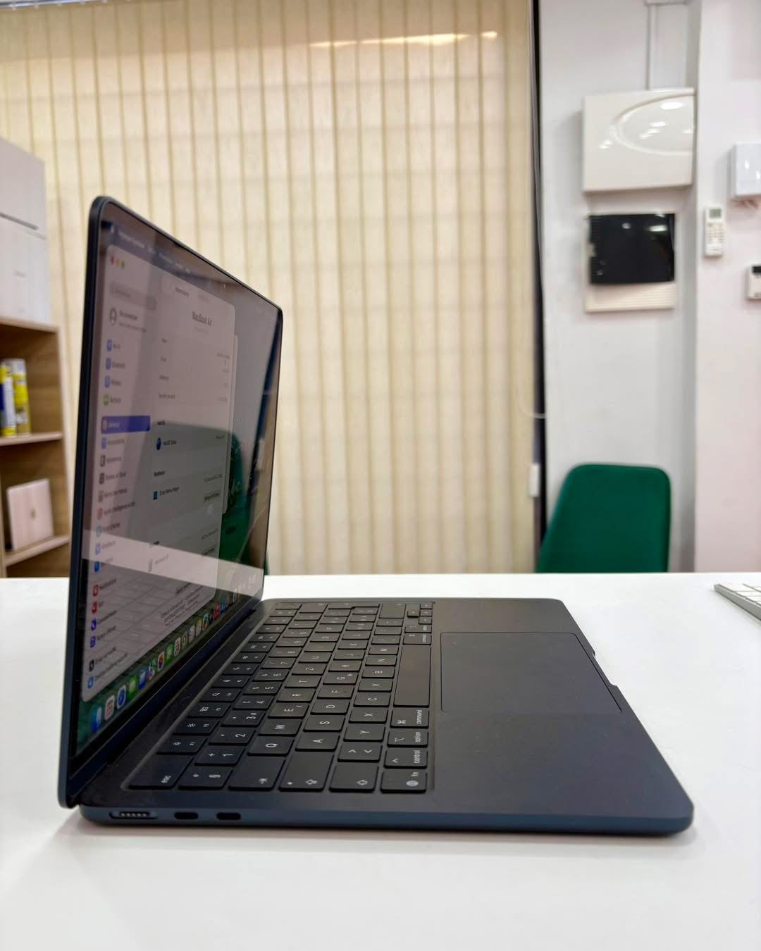 MacBook Air 2025 M4 13.6โ 32/2tb