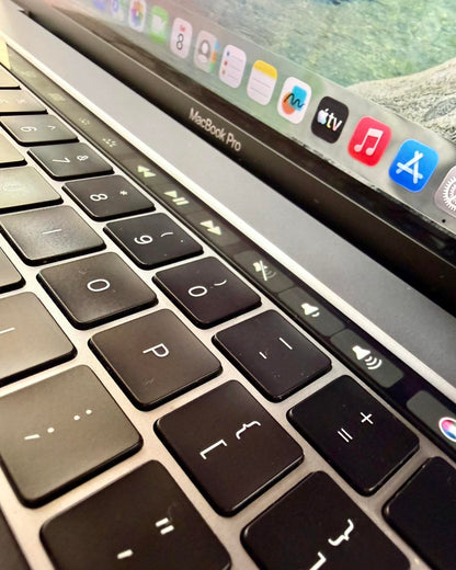 MacBook Pro 2019 16" T-Bar i7 16/512