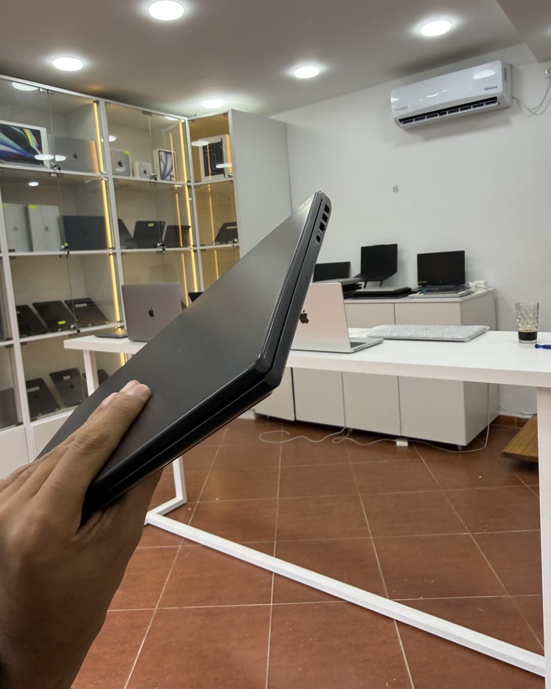 MacBook Pro T-Bar 13" 2020 i5 8/256 - 0557684550