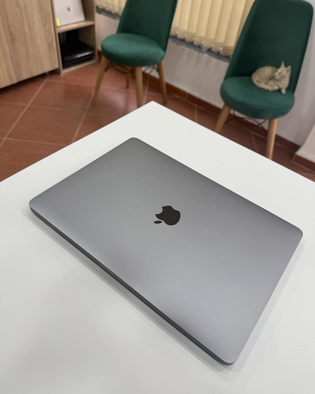 MacBook Pro T-Bar 13" 2020 i5 8/256 - 0557684550