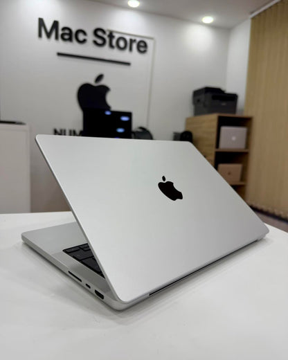 MacBook Pro M4 Pro 14” 24/512 - 0557684550