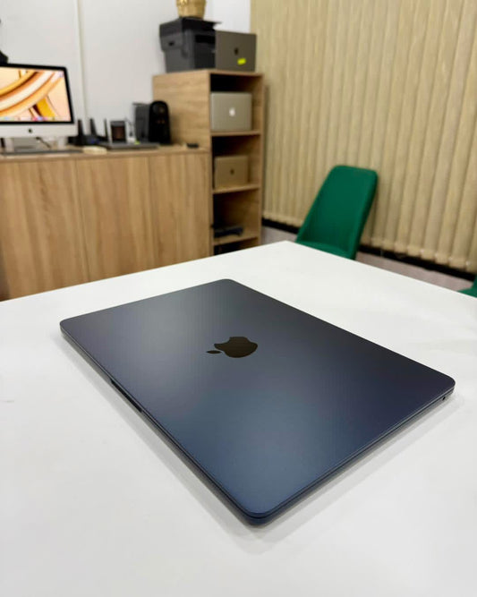 MacBook Air 2025 M4 13.6” 16/256