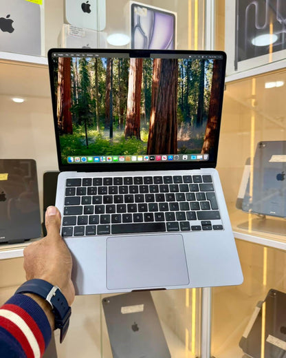 MacBook Air M3 2024 16/256 - 0557684550