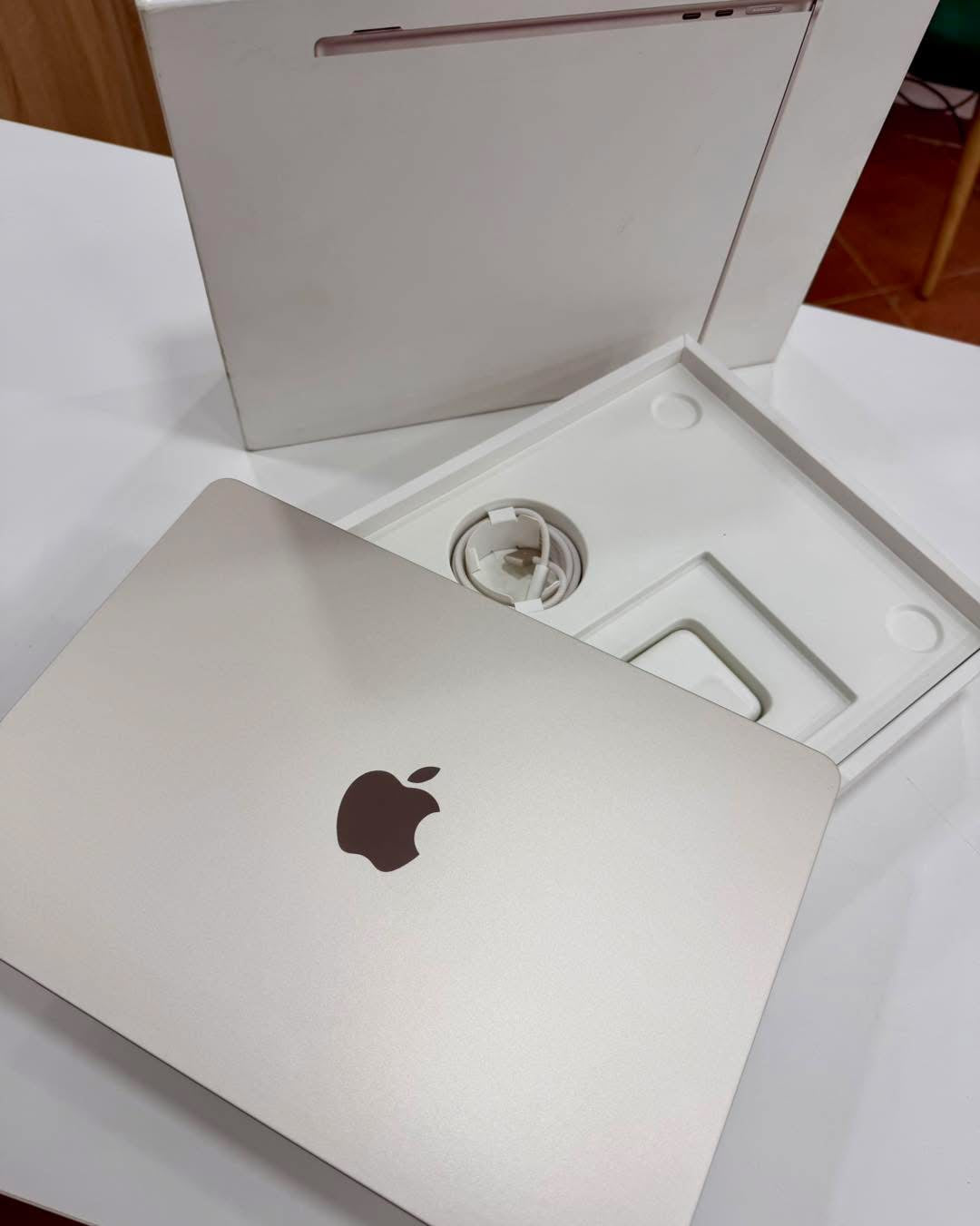 MacBook Air M4 13.6” 16/256