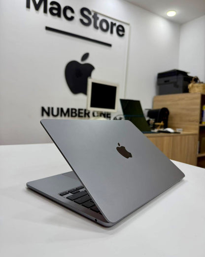 MacBook Air M2 13.6’’ 2022 8/256