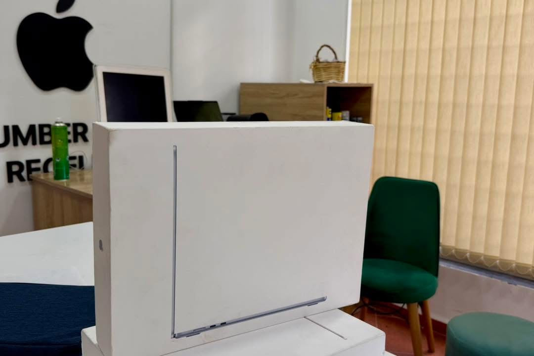 MacBook Air M4 2025 15” 16/256