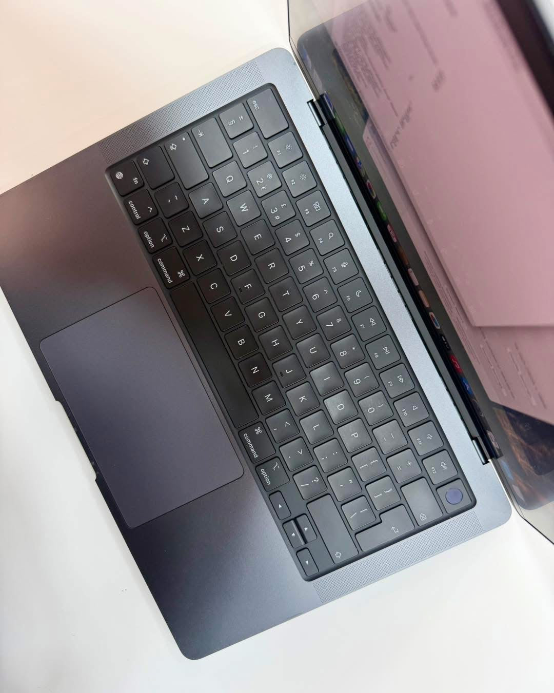 MacBook Pro M4 14” 24/1T NANOTEXTURÉ