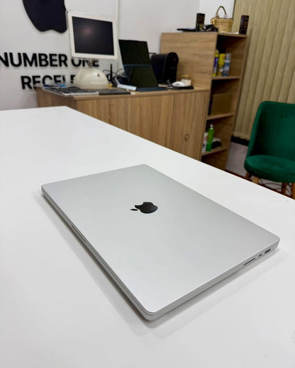 MacBook Pro 2023 16” M3 Pro 18/512