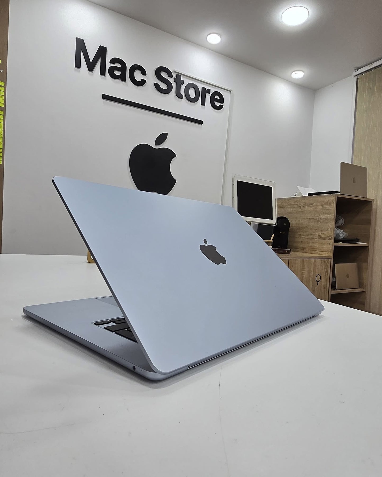 MacBook Air M4 2025 15” 16/256