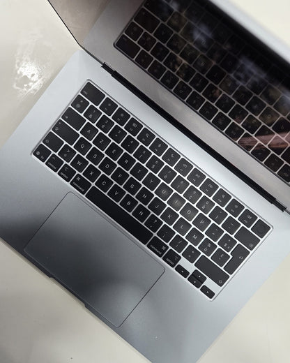 MacBook Air M4 2025 15” 16/256
