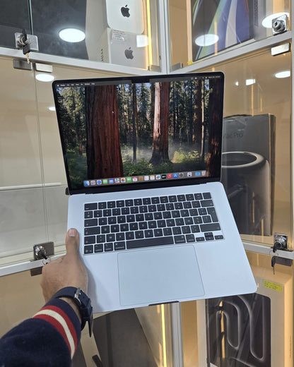 MacBook Air M4 2025 15” 16/256