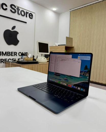 MacBook Air M4 13.6” 16/256