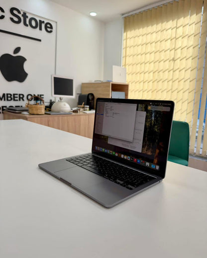 MacBook Air M3 13.6” 2024 24/256 (MDM)