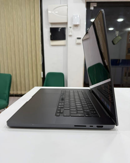 MacBook Pro M3 Max 16” 36/1T