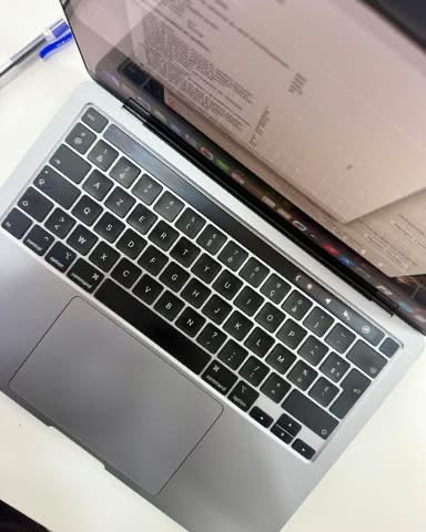 MacBook Pro T-Bar 13” 2020 i5 8/256