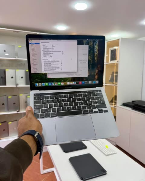 MacBook Pro T-Bar 13” 2020 i5 8/256