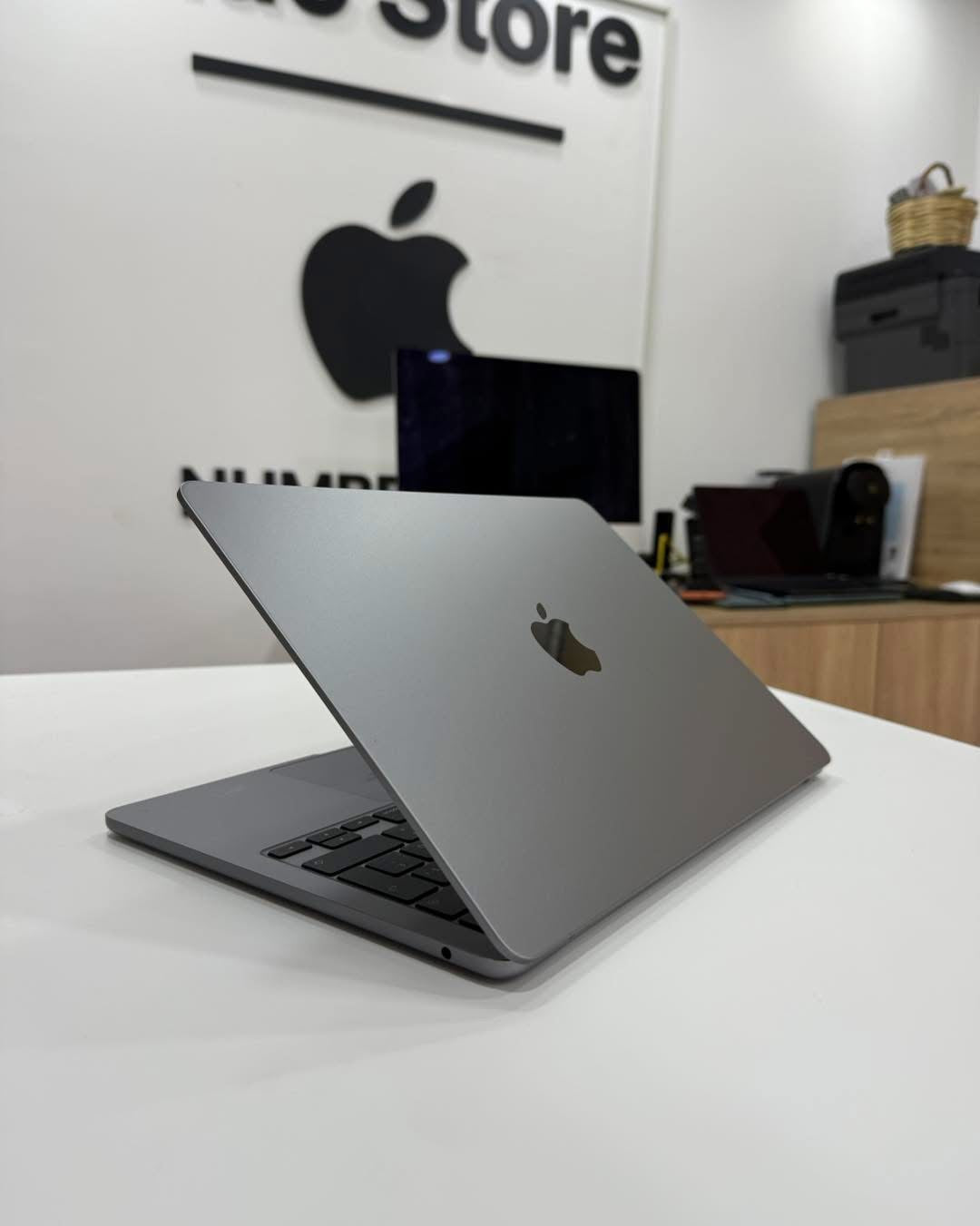 MacBook Air M2 13.6’’ 2022 8/256