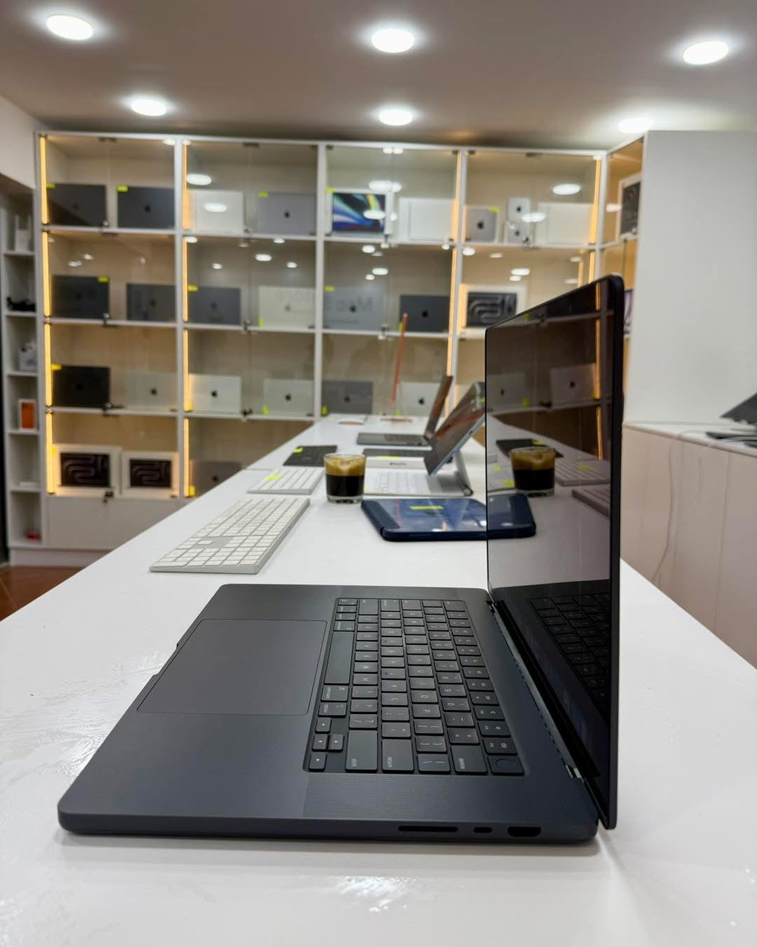 MacBook Pro 2023 16” M3 Pro 18/512