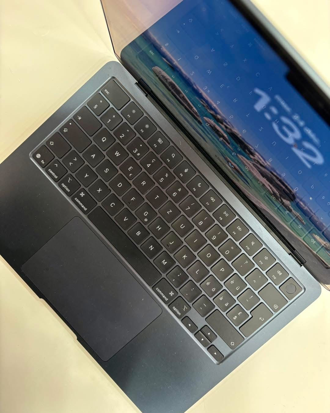 MacBook Air 2025 M4 13.6” 32/2tb