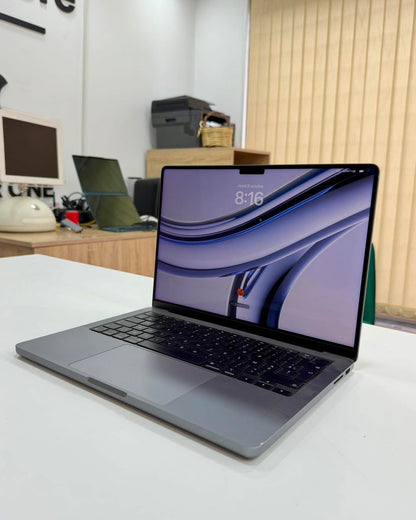 MacBook Pro M3 14” 16/1T