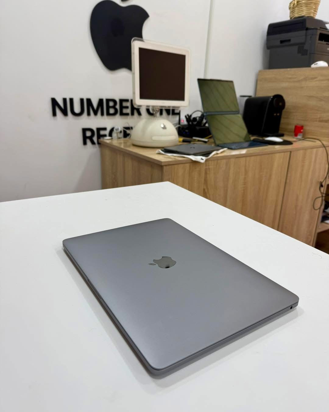 MacBook Pro M1 T-Bar 13.3’’ 2020 8/256